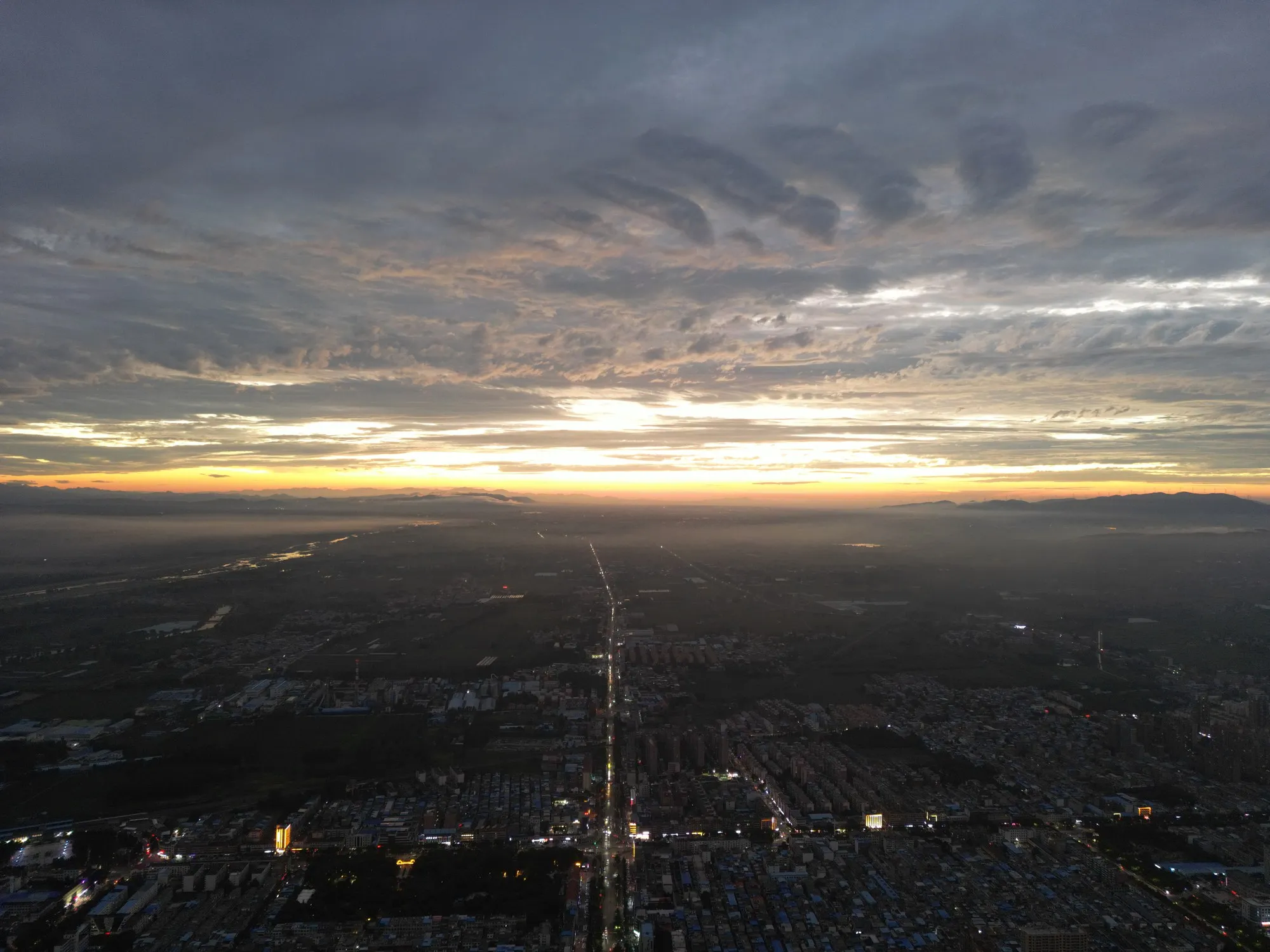 日落时的城市